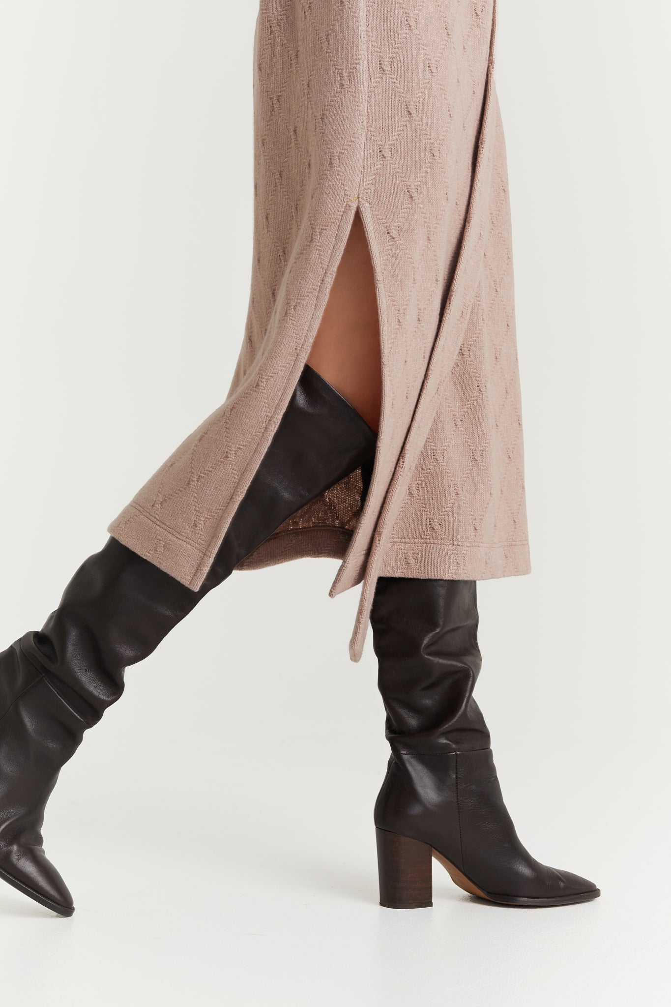 Molliti Midi Dress in Dusty Pink