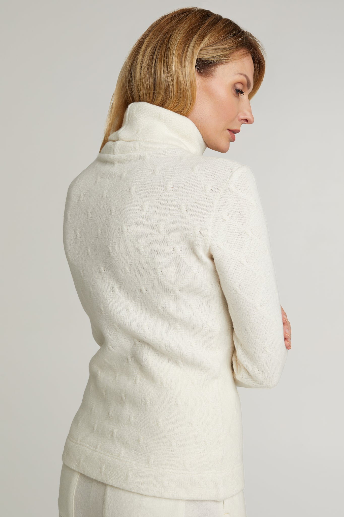 Gaudium Turtleneck Sweater With Pattern in Ivory White
