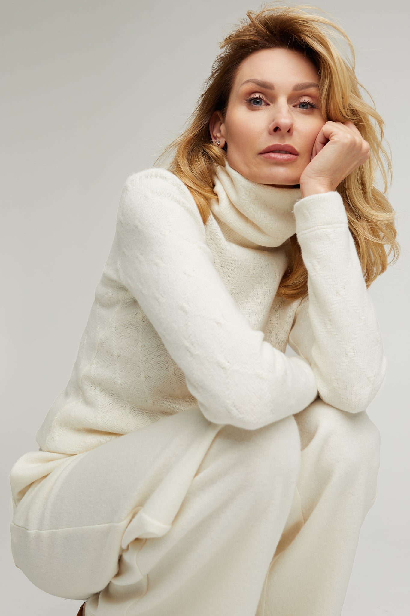 Gaudium Turtleneck Sweater With Pattern in Ivory White
