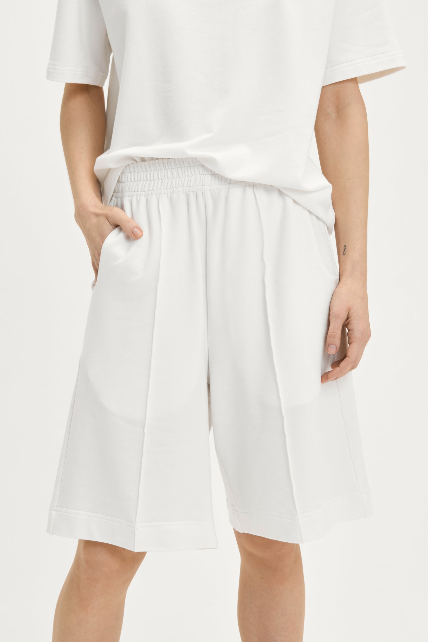 Palaidinės ir šortų duetas "Ovatio" - who'she