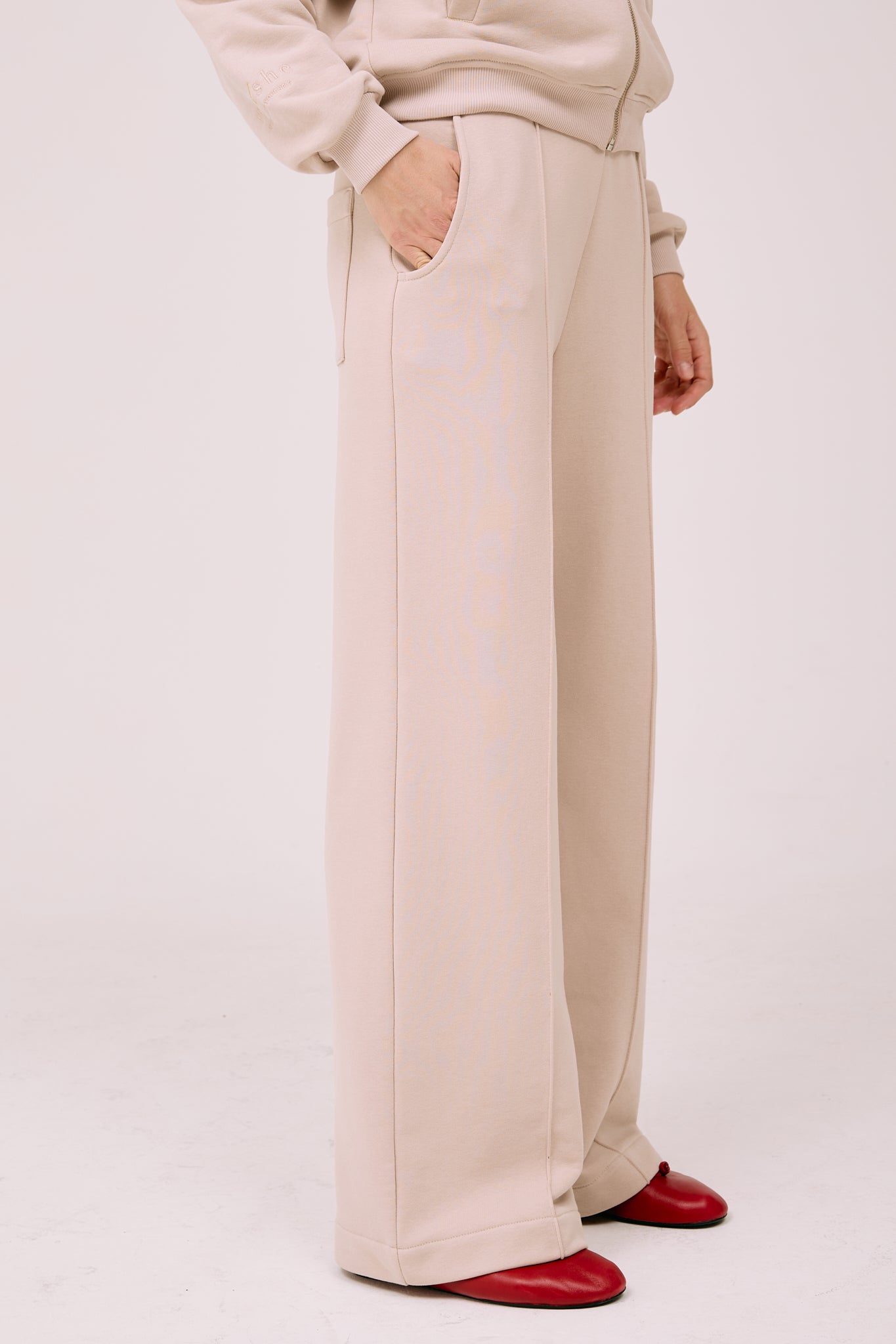 Otium Sweatpants in Creamy