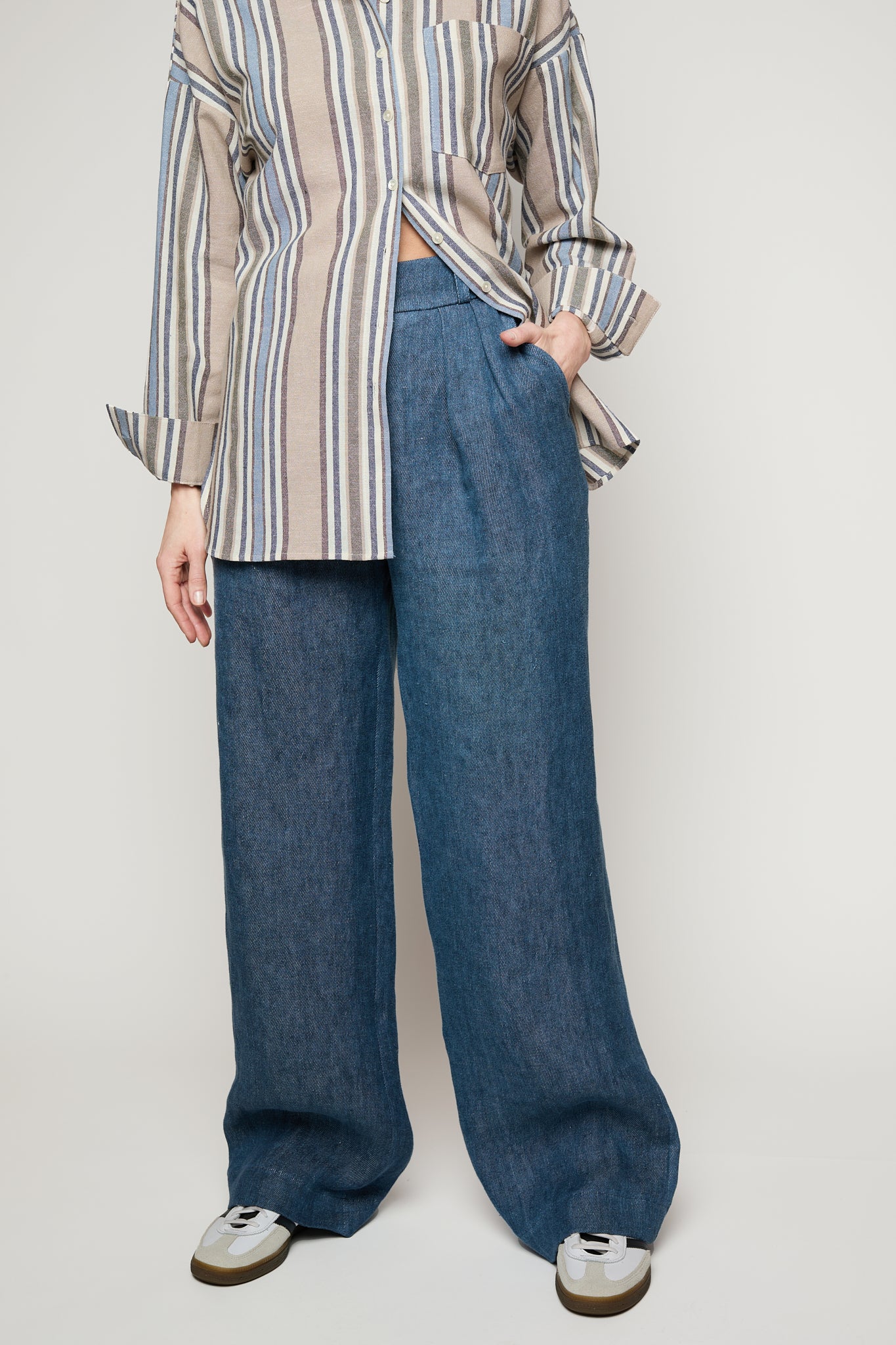 Denora Pants in Blue